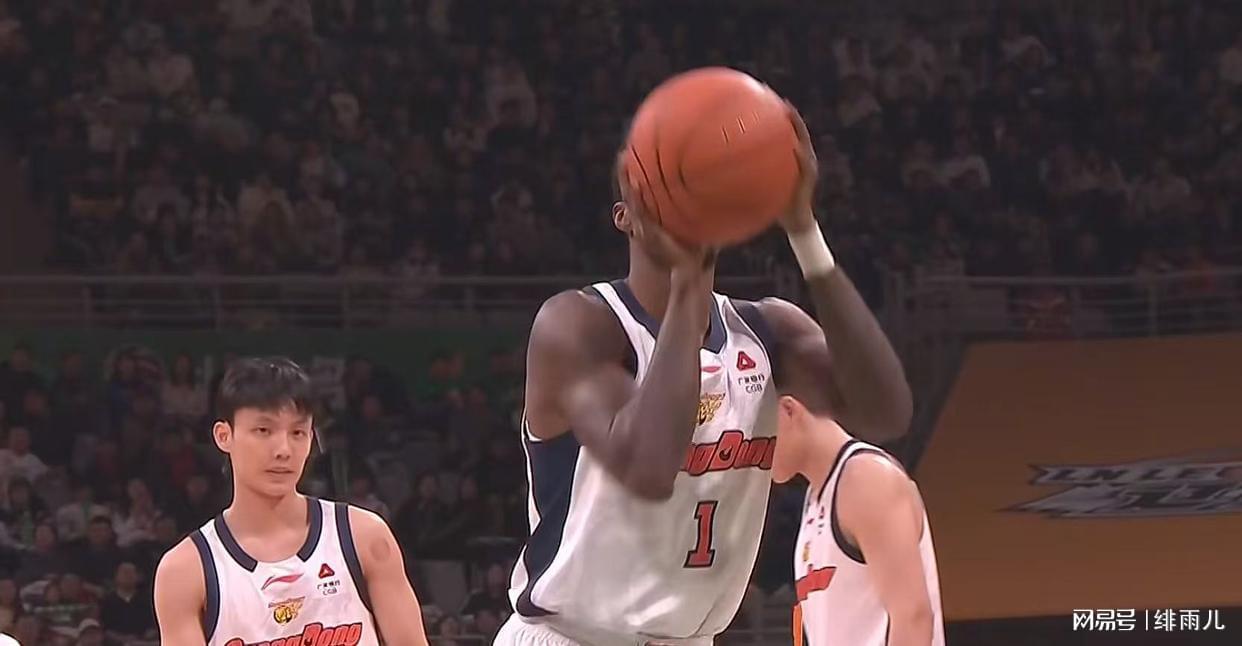 世界杯直播app下载-朱芳雨赌对了！广东“新王炸”确认到位，这可是杜锋的争冠法宝！